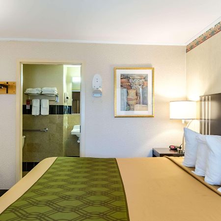 Fairbridge Inn Express Pittsfield Buitenkant foto