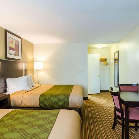 Fairbridge Inn Express Pittsfield Buitenkant foto