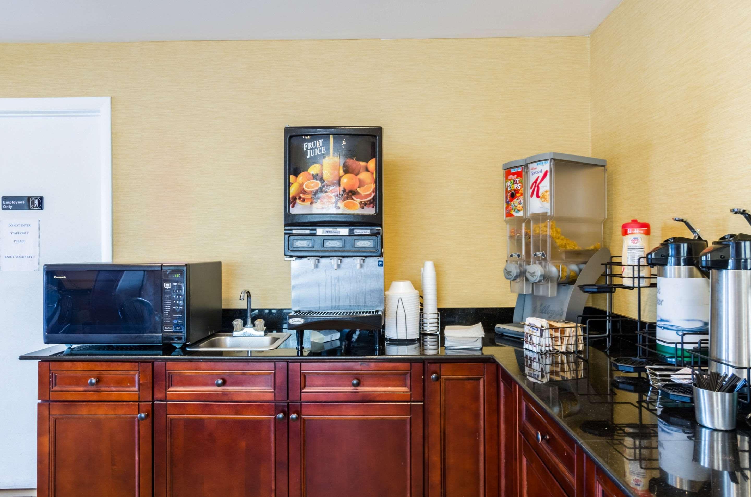 Fairbridge Inn Express Pittsfield Buitenkant foto